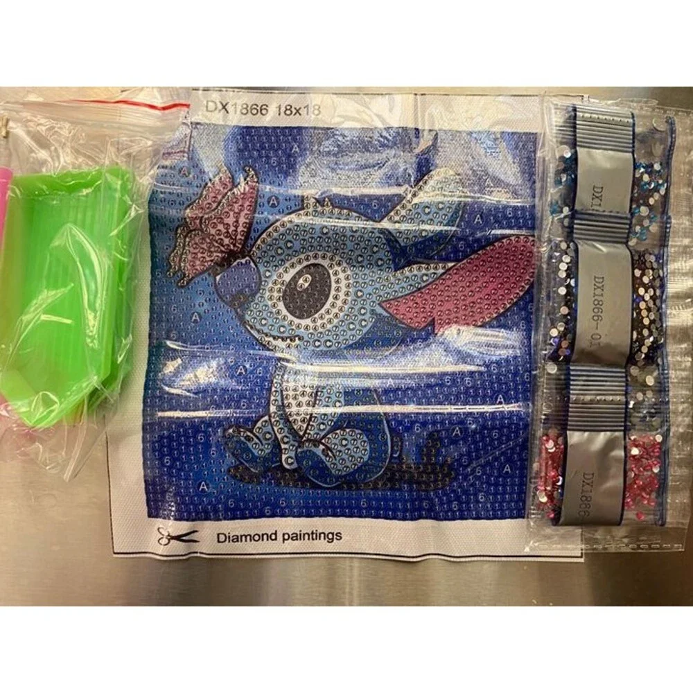 Dark blue Baby Stitch diamond painting kit - Picture 1 of 1
